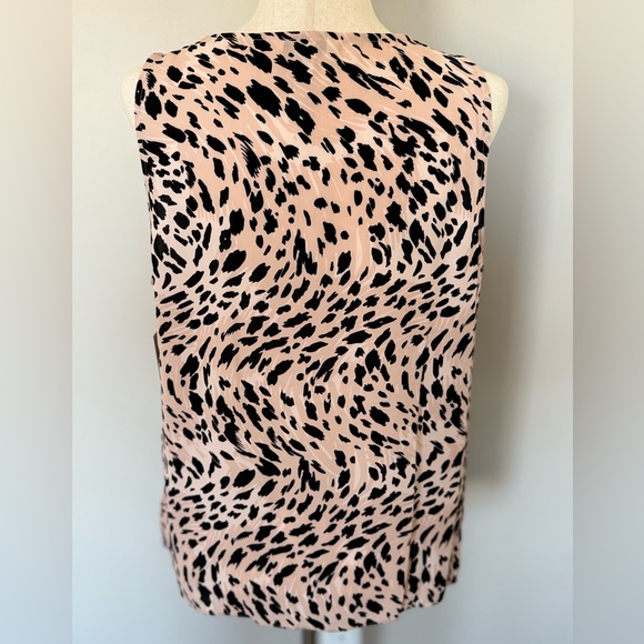 NWT | Nine West | Sleeveless Woven V-Neck Shell | Pink/Blk Animal Print | Large - Picture 3 of 5